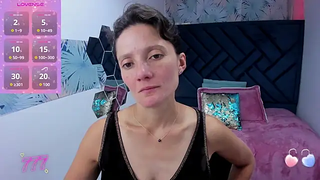 Snapshot of Valery_More__ chatting on 24, 4, 2026 Valery More online show from 24, 4, 2026