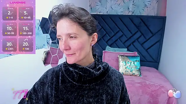 Snapshot of Valery_More__ chatting on 25, 4, 2026 Valery More online show from 25, 4, 2026