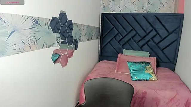 Valery More   online show from 23, 2, 2026