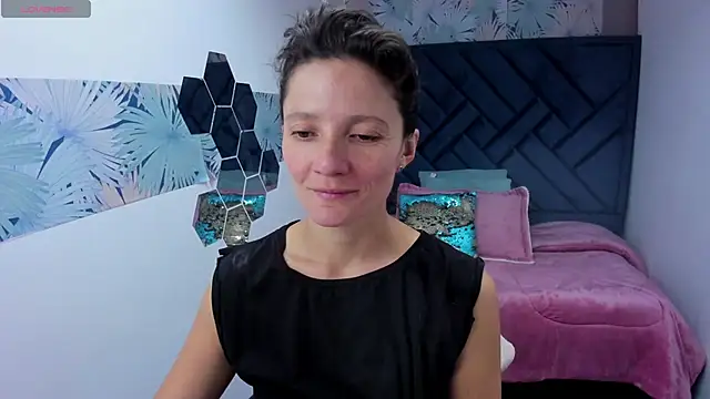 Snapshot of Valery_More__ chatting on 4, 5, 2026 Valery More online show from 4, 5, 2026