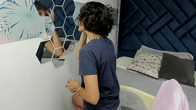 Valery More   online show from 30, 10, 2025