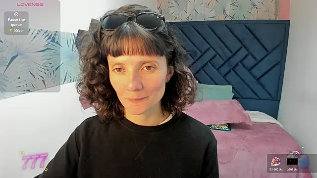 Snapshot of Valery_More__ chatting on 3, 6, 2026 Valery More online show from 3, 6, 2026