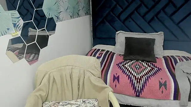 Valery More   online show from 4, 11, 2025