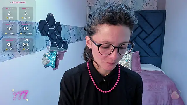 Snapshot of Valery_More__ chatting on 25, 5, 2026 Valery More online show from 25, 5, 2026