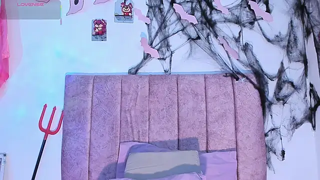 Snapshot of Mila_1wood chatting on 9, 10, 2025 Mila 1wood online show from 9, 10, 2025