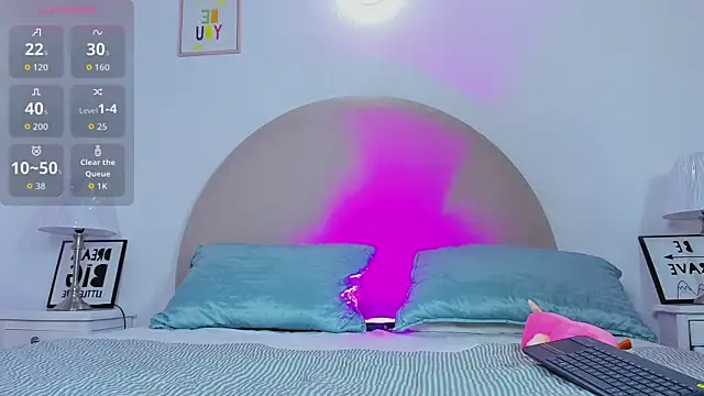 charlotte  queen online show from 9, 10, 2025