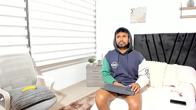 Taylormaccurdy  online show from 7, 10, 2025