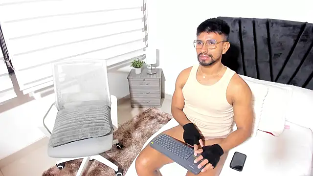 Taylormaccurdy  online show from 8, 10, 2025