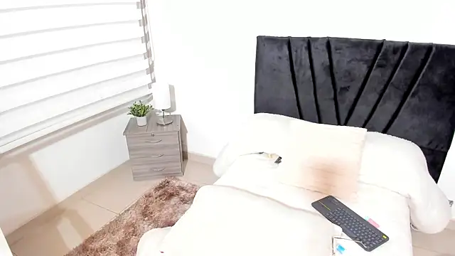 Taylormaccurdy  online show from 9, 10, 2025