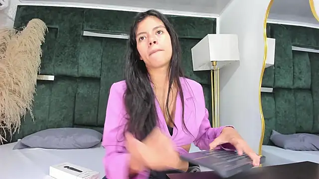 Misaki Kai online show from 2, 12, 2025