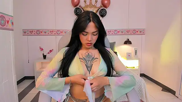 Snapshot of AndreaG_ chatting on 11, 10, 2025 AndreaG online show from 11, 10, 2025