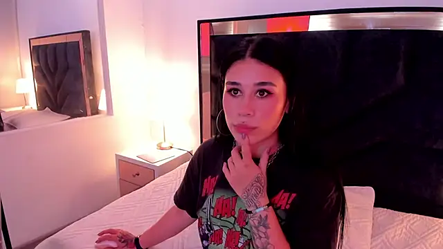 Snapshot of SusanVilla chatting on 8, 10, 2025 SusanVilla online show from 8, 10, 2025