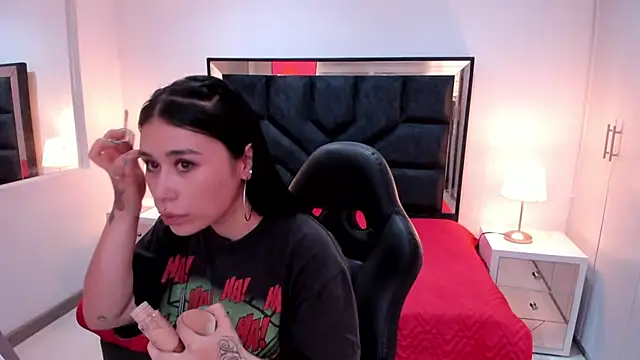 Snapshot of SusanVilla chatting on 13, 11, 2025 SusanVilla online show from 13, 11, 2025