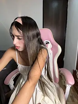 lunaa kiss19 online show from 4, 10, 2025