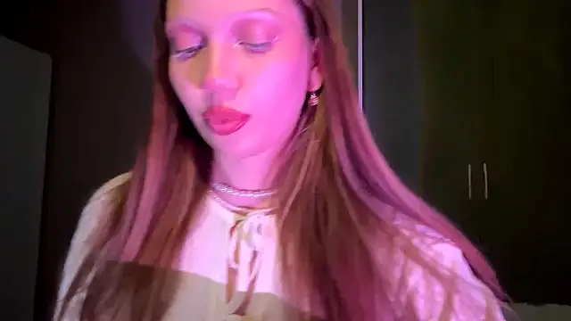 EmiIyKitty online show from 29, 10, 2025