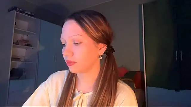 EmiIyKitty online show from 22, 10, 2025