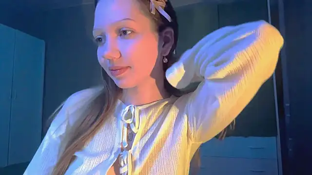EmiIyKitty online show from 5, 10, 2025