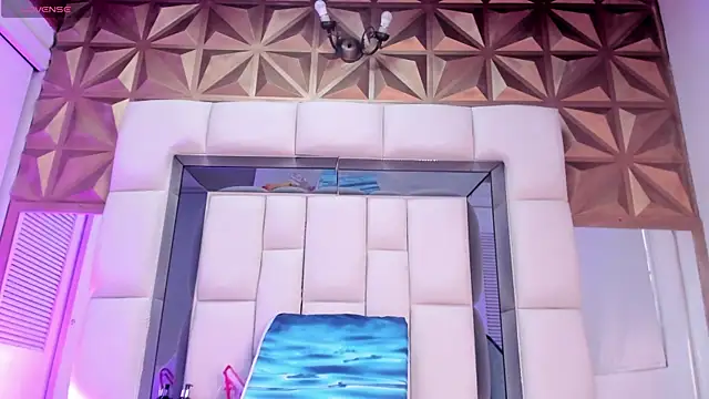 violet milleer online show from 15, 3, 2026