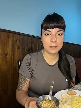 Lucecitalove online show from 12, 11, 2025