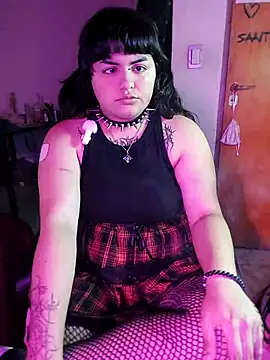 Snapshot of crucifxcked chatting on 8, 10, 2025 crucifxcked online show from 8, 10, 2025