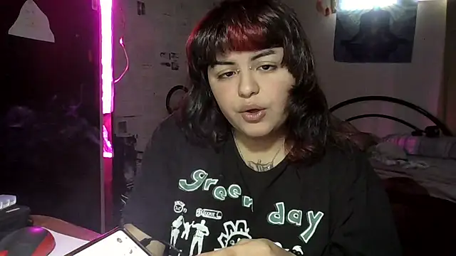 Snapshot of crucifxcked chatting on 18, 10, 2025 crucifxcked online show from 18, 10, 2025