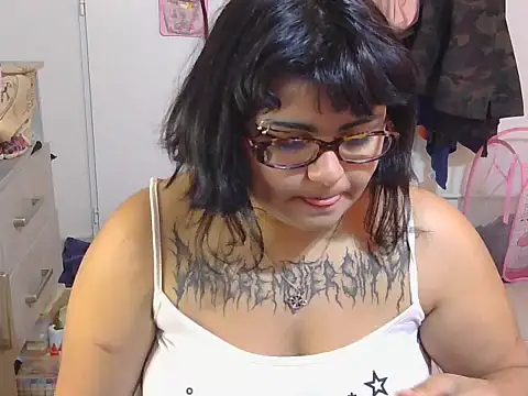 Snapshot of crucifxcked chatting on 18, 5, 2026 crucifxcked online show from 18, 5, 2026