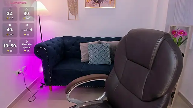 Snapshot of zharaa_fox chatting on 6, 5, 2026 zharaa fox online show from 6, 5, 2026