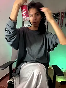 Snapshot of MadamLeRouge chatting on 6, 11, 2025 MadamLeRouge online show from 6, 11, 2025