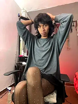 Snapshot of MadamLeRouge chatting on 24, 10, 2025 MadamLeRouge online show from 24, 10, 2025