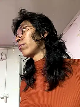 Snapshot of MadamLeRouge chatting on 29, 11, 2025 MadamLeRouge online show from 29, 11, 2025