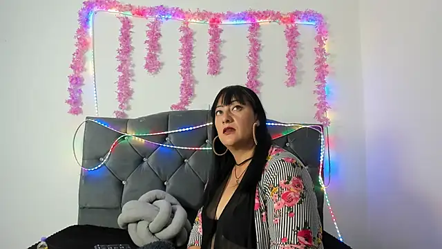 Sasha Smith4 online show from 2, 10, 2025