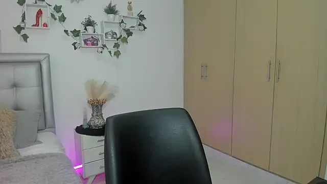Snapshot of mia_star_2 chatting on 3, 6, 2026 mia star 2 online show from 3, 6, 2026