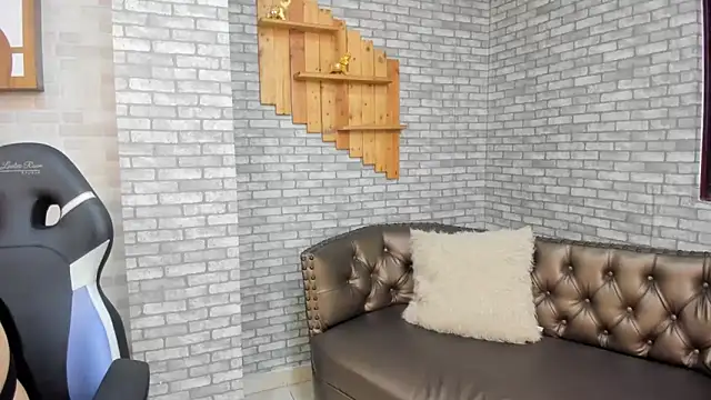 Alisonn Doll online show from 27, 11, 2025