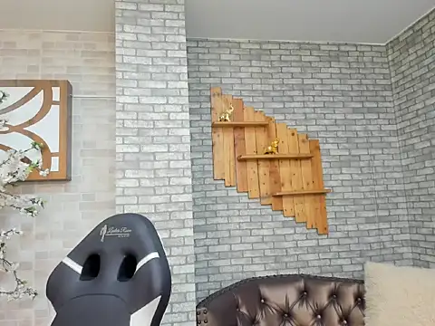 Alisonn Doll online show from 7, 11, 2025