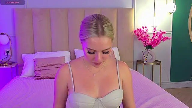 EllyLinn online show from 14, 11, 2025