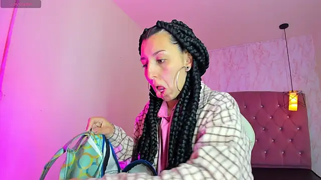 Snapshot of Iris__77 chatting on 25, 11, 2025 Iris 77 online show from 25, 11, 2025