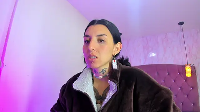 Snapshot of Iris__77 chatting on 24, 10, 2025 Iris 77 online show from 24, 10, 2025