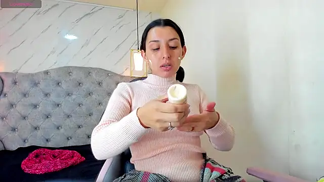 Snapshot of Iris__77 chatting on 14, 10, 2025 Iris 77 online show from 14, 10, 2025