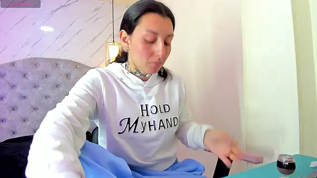 Snapshot of Iris__77 chatting on 8, 10, 2025 Iris 77 online show from 8, 10, 2025