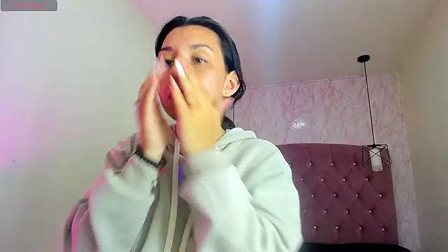 Snapshot of Iris__77 chatting on 27, 10, 2025 Iris 77 online show from 27, 10, 2025