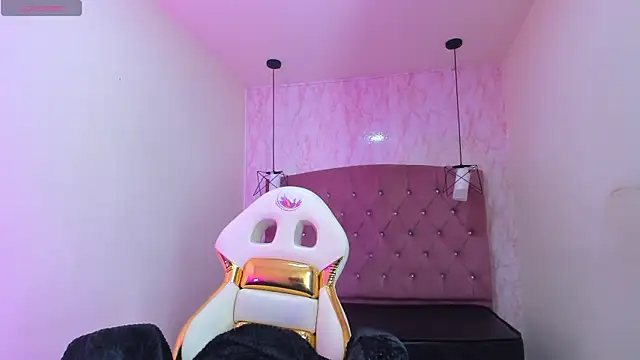 Snapshot of Iris__77 chatting on 28, 11, 2025 Iris 77 online show from 28, 11, 2025