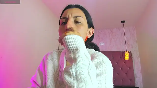 Snapshot of Iris__77 chatting on 13, 11, 2025 Iris 77 online show from 13, 11, 2025