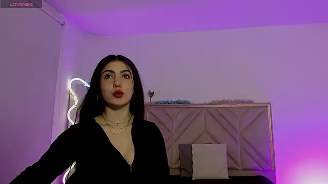 Ixchel tay online show from 3, 11, 2025