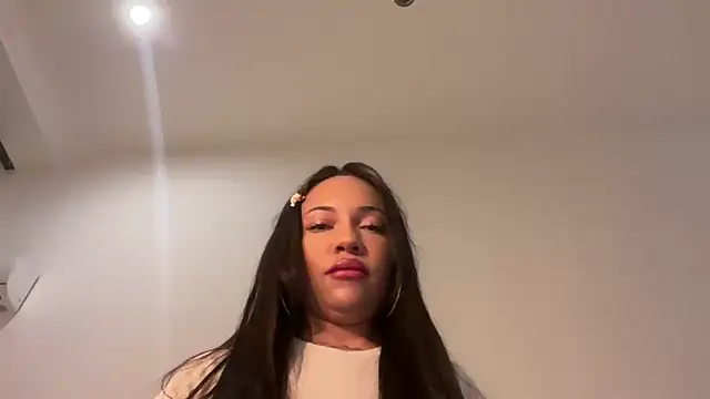 realrockybee1 online show from 18, 11, 2025