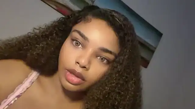 Snapshot of bellacagyal chatting on 4, 7, 2026 bellacagyal online show from 4, 7, 2026
