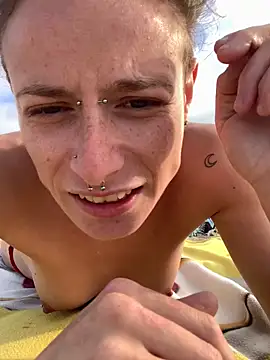 GoldenPussy1329 online show from 14, 10, 2025