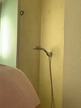 GoldenPussy1329 online show from 19, 1, 2026