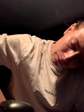 GoldenPussy1329 online show from 13, 11, 2025