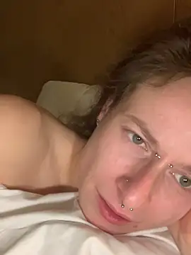 GoldenPussy1329 online show from 20, 2, 2026