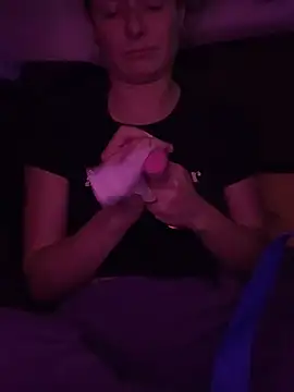 GoldenPussy1329 online show from 16, 12, 2025